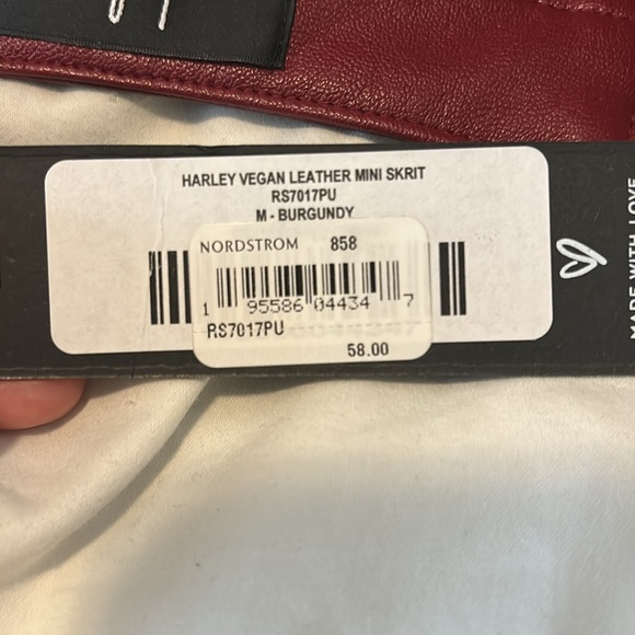 Lulus vegan leather skirt (M) NWT - Picture 10 of 10